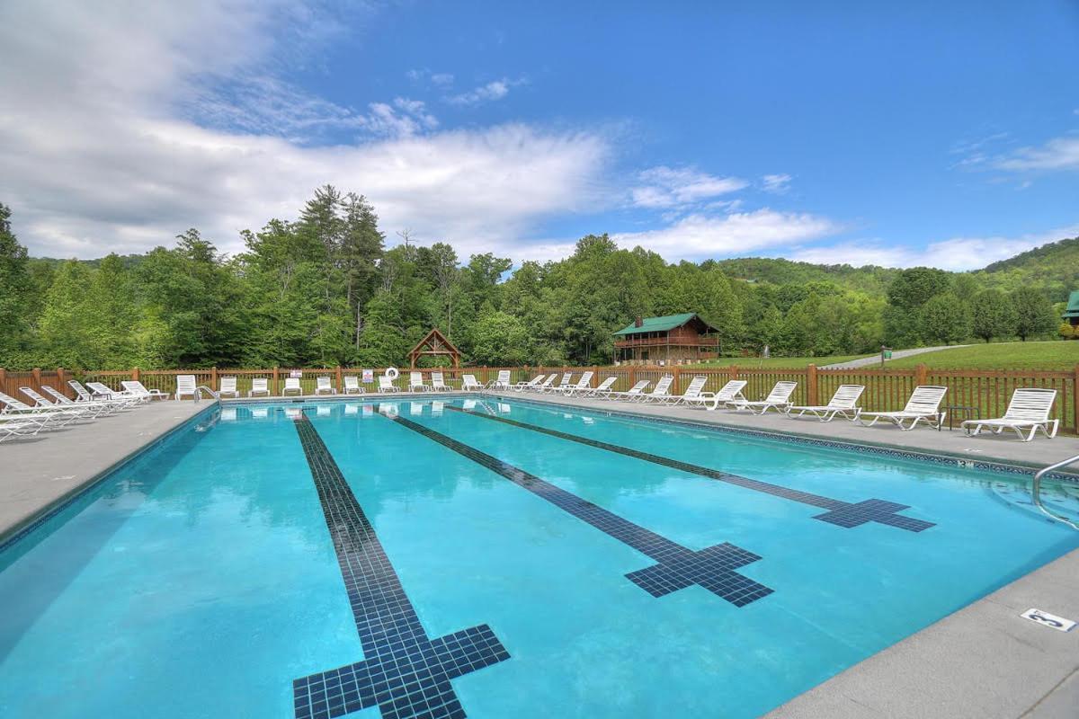 Alpine Joy-Hot Tub, Pond Access ,1089 Of Free Tickets For Each Paid Day, Dollywood And More! Townsend Buitenkant foto